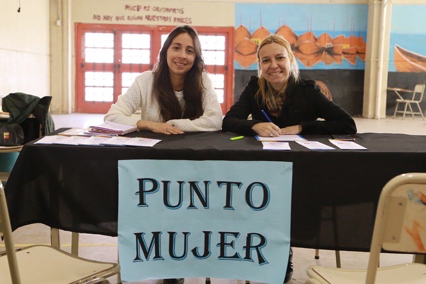 fortvecinalydep's tweet photo. 🙌🏽 Estuvimos en la jornada de información sobre trámites “¡El CPC te escucha y te informa!”, organizada por @CPCMuniCba y #CPCColon, la cual se llevó a cabo en el IPEM 131 “Dr. Juan Martín Allende”. https://t.co/D9j0vmn597