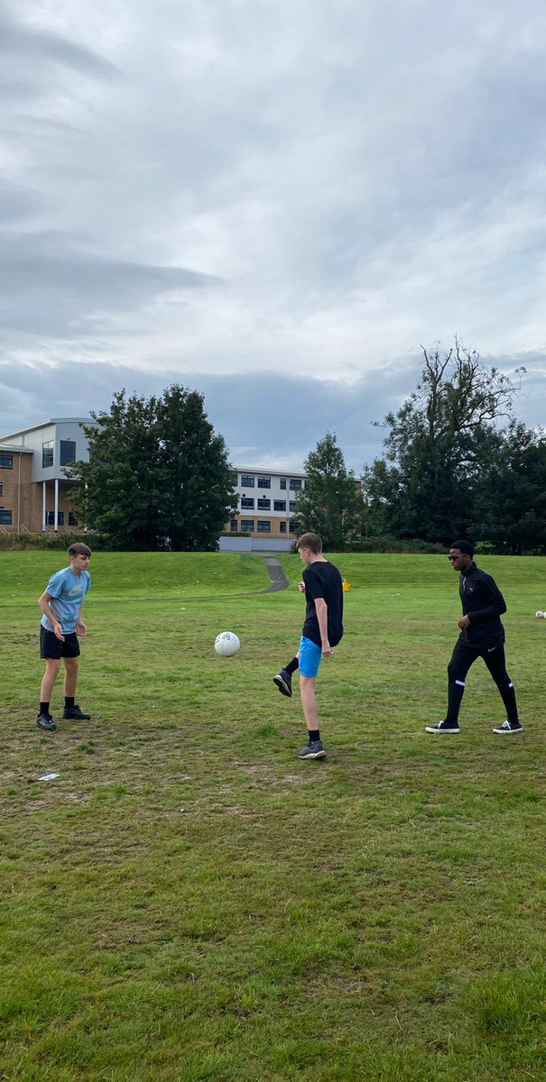 SL_THS_PE's tweet photo. 𝗧𝗲𝗮𝗰𝗵𝗶𝗻𝗴 𝗔 𝗦𝗸𝗶𝗹𝗹 🪄🌟

Sports Development got their first taste of coaching as they taught a skill to their class mates… plenty of future Pep Guardiola’s in there… 

#THSSportsDev https://t.co/0KJE8s2QAd