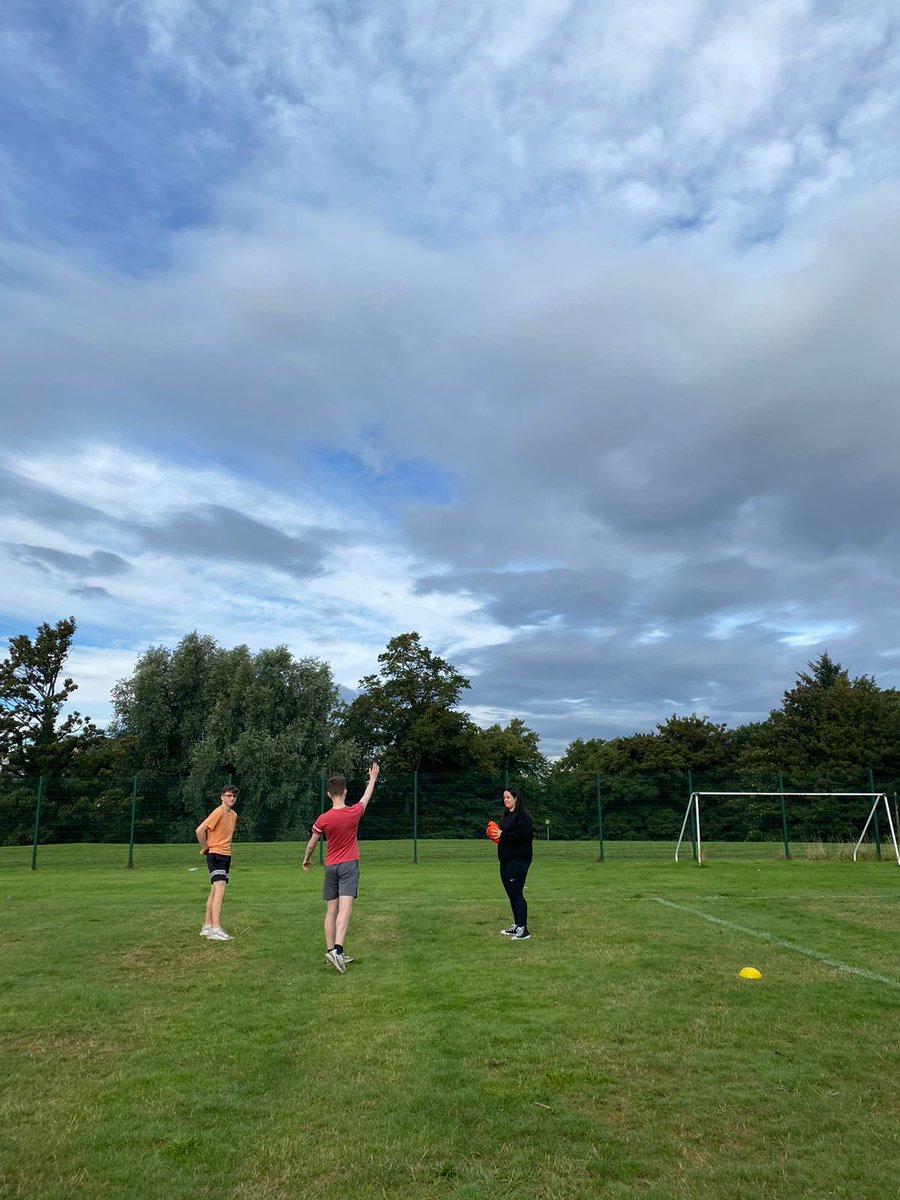 SL_THS_PE's tweet photo. 𝗧𝗲𝗮𝗰𝗵𝗶𝗻𝗴 𝗔 𝗦𝗸𝗶𝗹𝗹 🪄🌟

Sports Development got their first taste of coaching as they taught a skill to their class mates… plenty of future Pep Guardiola’s in there… 

#THSSportsDev https://t.co/0KJE8s2QAd
