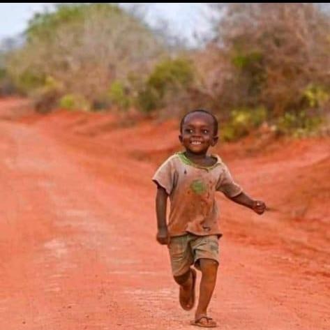 SaniBulaAI's tweet photo. At this age, we're happy until we grew old and got introduced to love💔😑 https://t.co/e2vvSJ6ApV