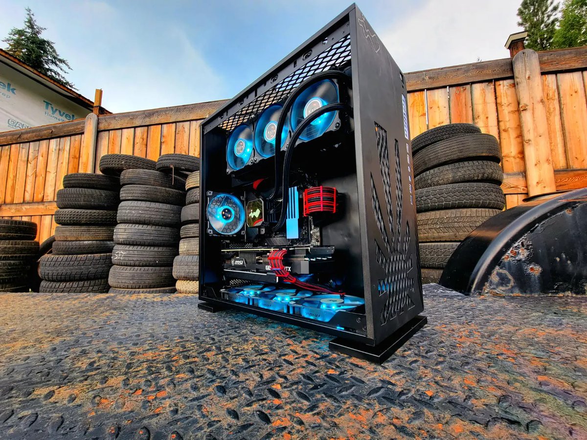 InWin's tweet image. This awesome mod by #TpbMods dubbed "Project Rising Sun" is absolutely stunning! Gotta appreciate the reflection shots featuring the SR36. 😍☀️