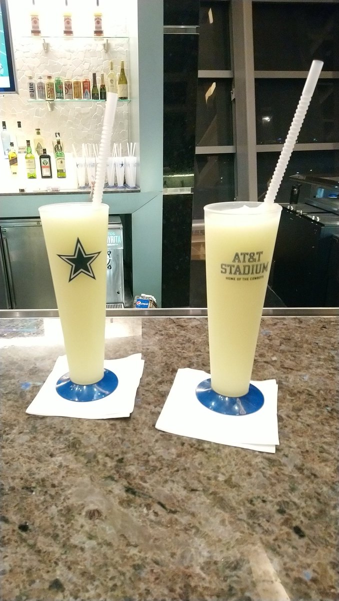 The_Cowboyrita's tweet photo. Life long question...is it yellow or green?!
#Cowboyrita #Gatorade #YellowOrGreen
ππππ https://t.co/1ETTL9V7p9