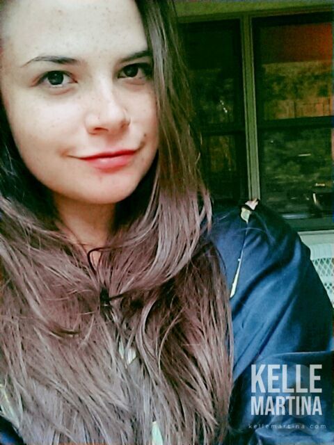 Relaxing in my silk robe... https://t.co/CoQ7SIeJFs