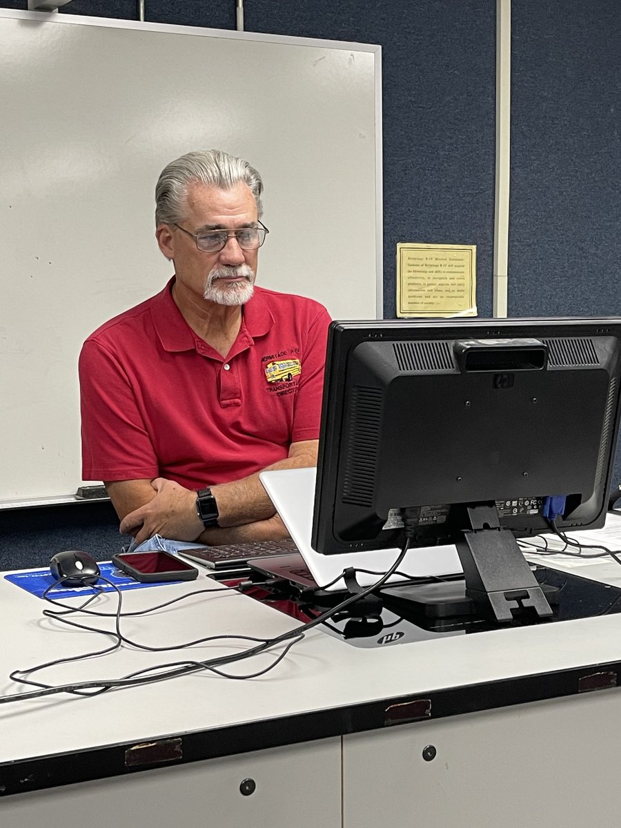 HermitageSchool's tweet image. Hermitage is participating in the MO Postsecondary Advising Initiative provided by @MOEducation &amp;amp; @rootEdAlliance. Mr Ray Aubuchon is our dedicated college &amp;amp; career advisor to help prepare students for life after graduation. 💜💛 #forthekids #rootEdMissouri #WeAreHermitage
