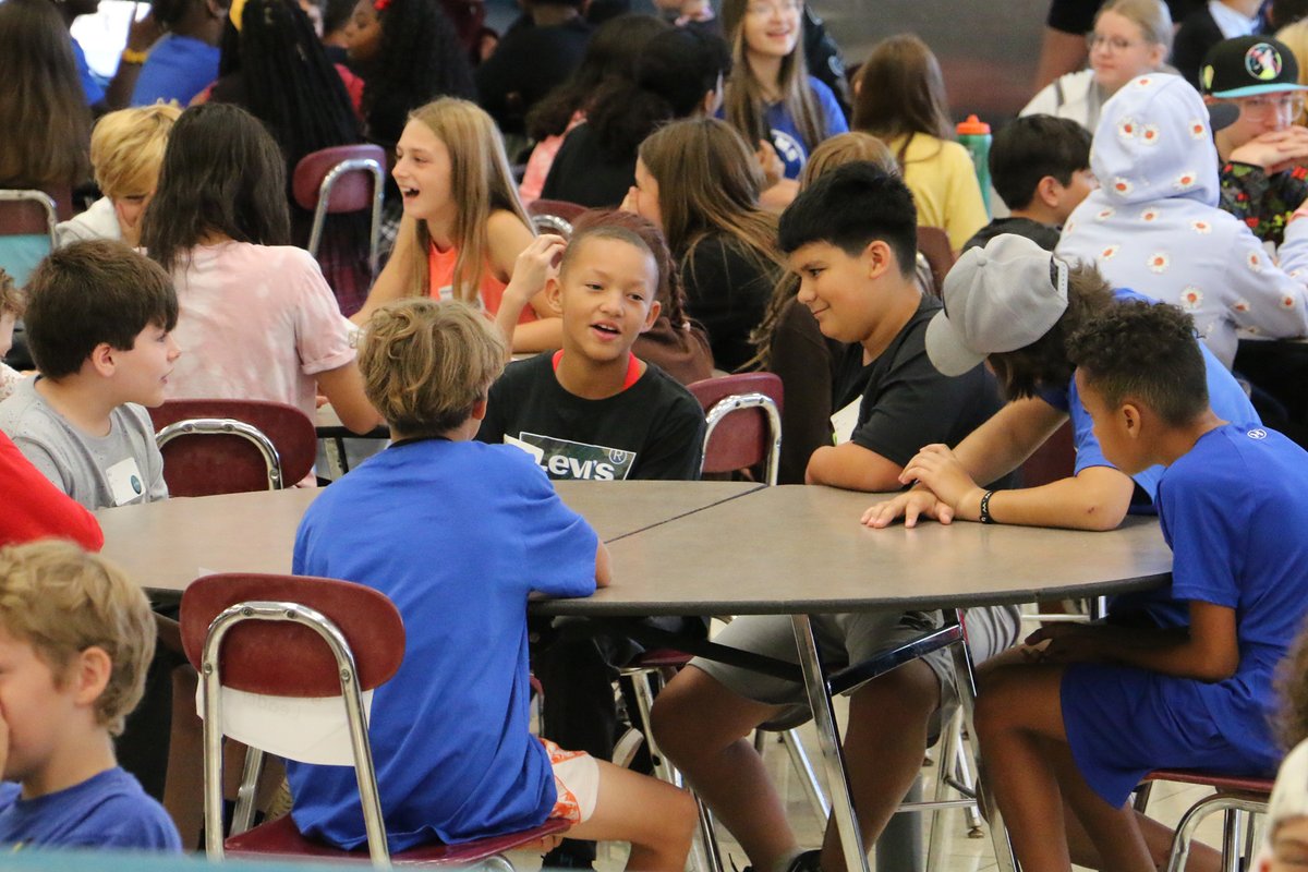 isd199's tweet photo. #IGHMS staff &amp; WEB Leader peer mentors welcomed sixth graders this morning! Students learned how to be successful at their new school, met their classmates, &amp; played some games together #community199 https://t.co/lSrH0Yn55S