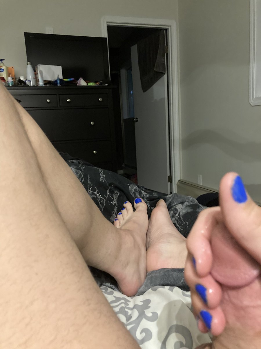dirtrider_ab's tweet photo. #aquablade #speedo #menwearingonepiece #fuckme #cock #imsuchaslut #paintednails #menwithpaintednails https://t.co/DMjWpu6KRb