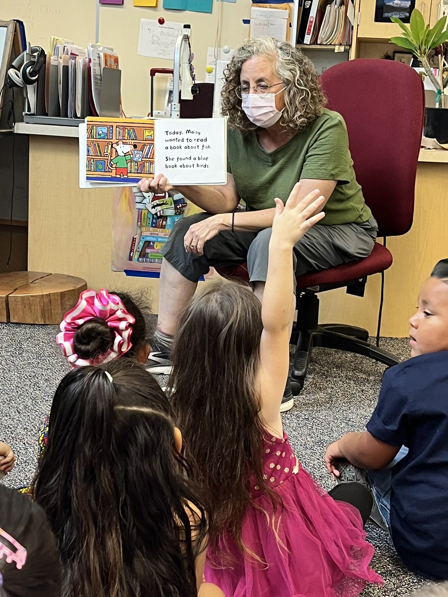 We 💛 Mrs. Sherrie! This week all students were able to visit the library 📚 #vistaunified #vusd #vistaunifiedachooldistrict #foothilloakelementary
