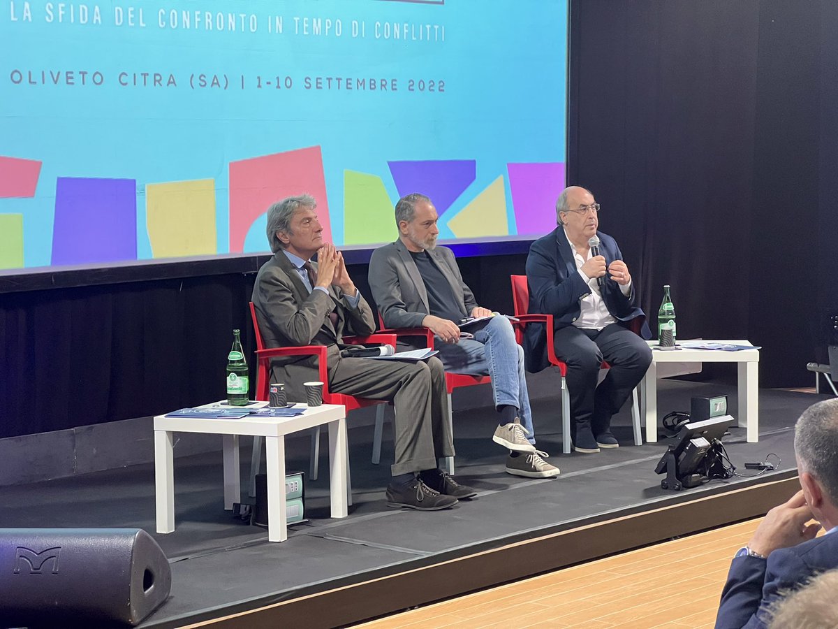 premioseledoro's tweet photo. @minopignata Dobbiamo ampliare e variegare l’offerta per #RipartireDaiBorghi facendo vivere delle esperienze sul territorio, anche grazie alla tecnologia e al coinvolgimento di tutte le Associazioni 

#BridgesVsWalls https://t.co/bn1vgvM2Ib