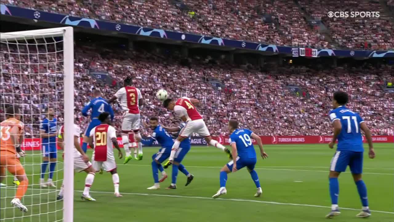 EDSON ALVAREZ WITH A BULLET HEADER. 🇲🇽”
