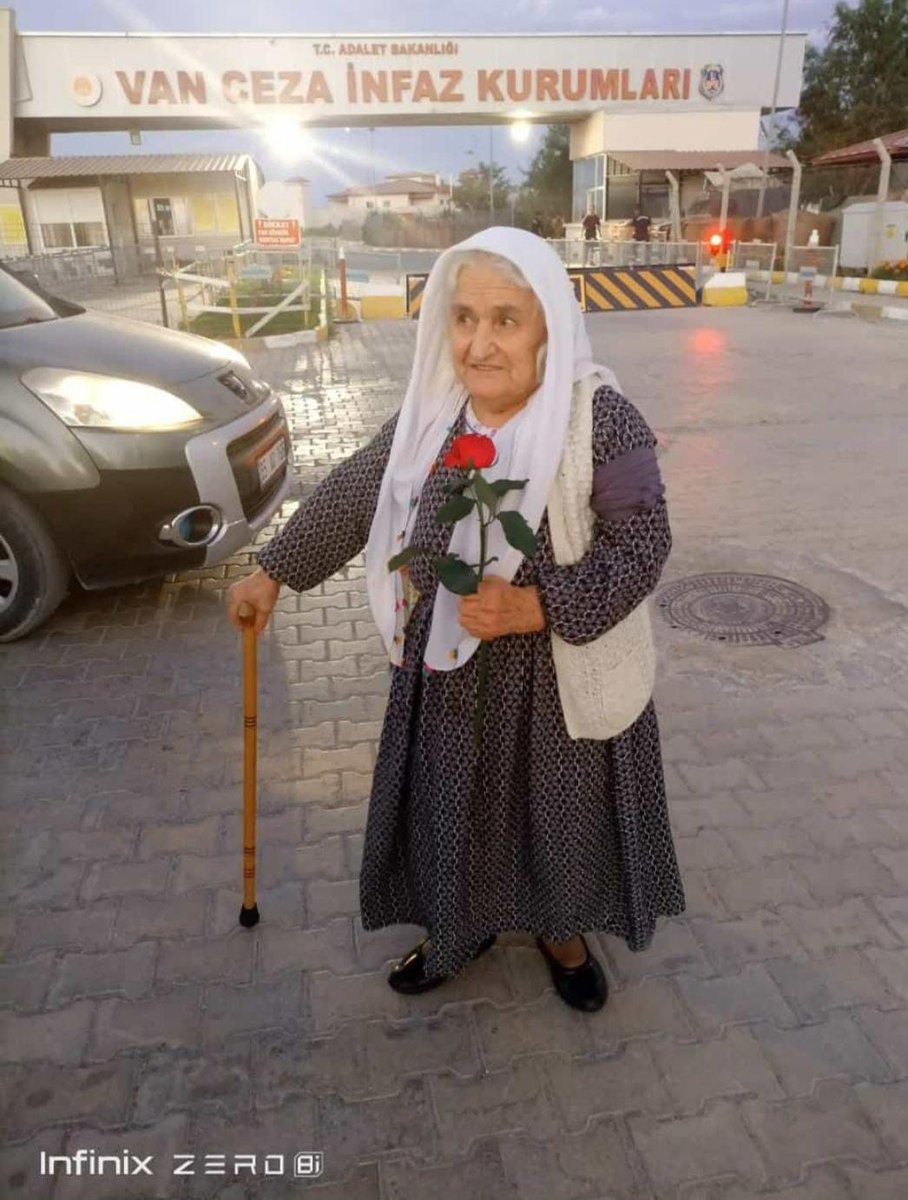 ümit kıvanç on Twitter: "Herkesin her gece rüyasına girer umarım."