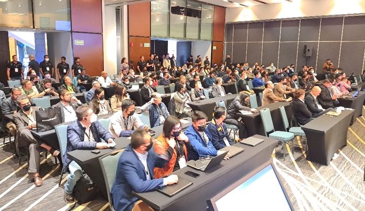 ManageEngineLA's tweet photo. La #MexicoUserConf 🇲🇽 inició con la charla de apertura de Rajesh Ganesan, Presidente de #ManageEngine 🙌. Gracias a las más de 150 personas que nos están acompañando en este momento. 🤩 https://t.co/Nhz9RKqnDf