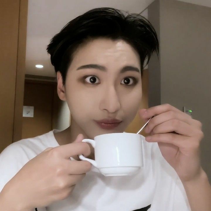 cryforhong's tweet photo. Seonghwa                       ddeonghwa https://t.co/dsVqIItq09
