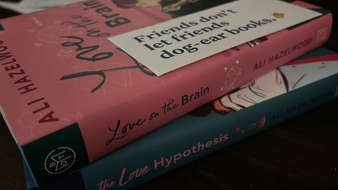 Two new books came &hearts;️ fun fact about me I&rsquo;m such a nerd and I love to read! https://t.co/yUZ9gmPWGw