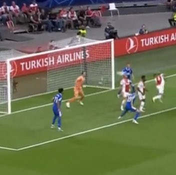 Oldfirmfacts1's tweet photo. Amsterdam       Hamsterdam

                      🤝
No-one dealing with corners https://t.co/HTH9HIAjrG