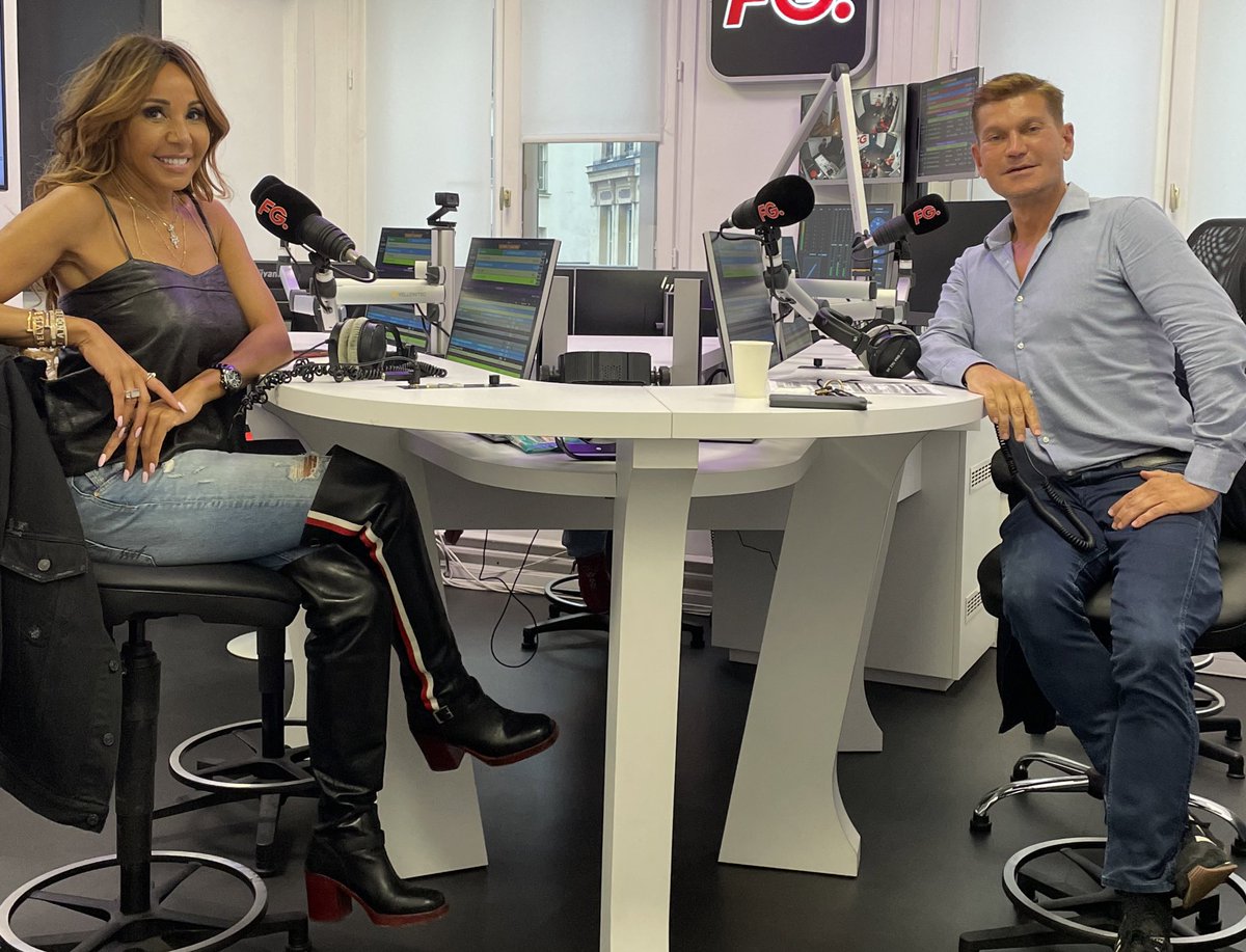 RADIO FG (@fg_dj_radio) on Twitter photo <a href="/cathyguetta/">Cathy Guetta</a> nous présente en live son application Djaayz dans l’Happy Hour FG d’<a href="/antoinebaduelfg/">Antoine Baduel</a> <a href="/cathyguetta/">Cathy Guetta</a> nous présente en live son application Djaayz dans l’Happy Hour FG d’<a href="/antoinebaduelfg/">Antoine Baduel</a>