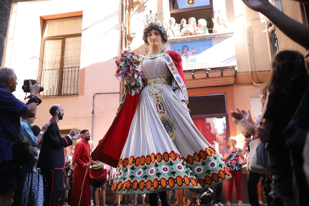 NacioGarrotxa's tweet photo. 💥 Així ha estat l’esclat de les @FestesdelTura 2022
📸@MartiAlbesa
#FestesND #FDT22 https://t.co/ys5e2ArZoh