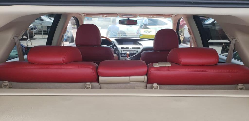 Oba17's tweet image. For Sale: Super clean Lexus RX 350 2010. Upgraded to 2017.
Location: Lagos
Buy and drive. 

Asking price 7.5m.