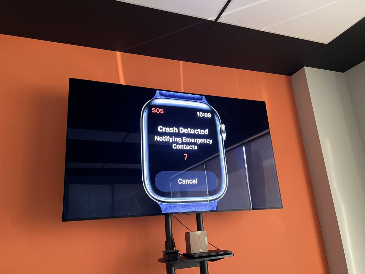 kenbolido's tweet photo. FINALLY A FEATURE FOR TESLA OWNERS #AppleEvent https://t.co/k4JqiRdDce