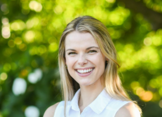 ABEProgOffice's tweet photo. You can work in #biotech without being a scientist. How? Ask @Amgen DC's Madison Neisser. Learn about her "non-biotech career in biotech" and the lessons she learned on her path to global regulatory research & development policy. https://t.co/x4zgHvsayI #jobsindc https://t.co/QSgsHqTpwo