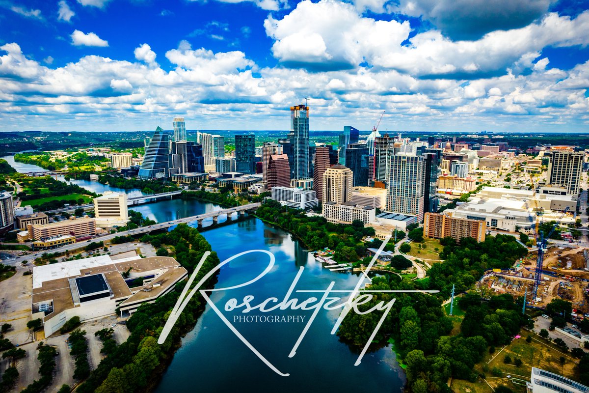 RoschetzkyP's tweet photo. Austin is a gorgeous place to live! #RoschetzkyPhotography #AustinPhotographer #DroneLife #HighUP #OverAustin #TechLife #AustinTX #ATX #AustinSkyline #AustinCityscape https://t.co/bqnhWkIGoy