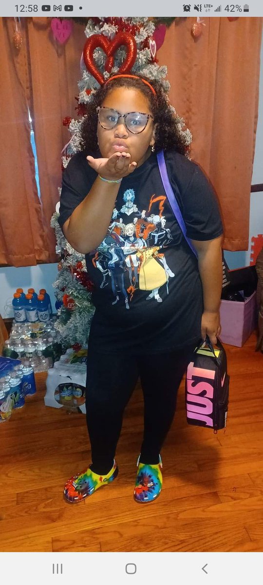 phillycuseian's tweet photo. My Lil 6th grader. 🥰🖤👑🎁🌍🌻🤲🕋#PRINCESSSWAN #MYEVERYTHING #PHILLYCUSEIAN #ALSWAN #HA #ALLDAY #KLICKKLACK #BANGBANG https://t.co/Agusgmluul