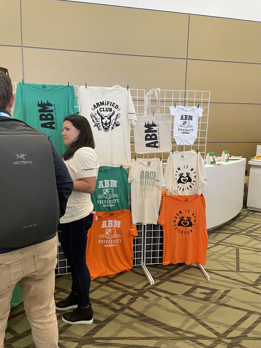 smonnes's tweet photo. Free custom screenprint shirts from Rollworks at #INBOUND22  #ABMified https://t.co/oTK06XQLRI