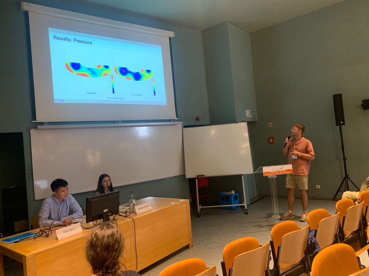 Great to see Fergus Shone presenting his work on super-resolving 4D flow MRI with PINNs at VPH conference today <a href="/cistib/">CISTIB</a> <a href="/CDTFluidsLeeds/">EPSRC CDT Future Fluid Dynamics</a>