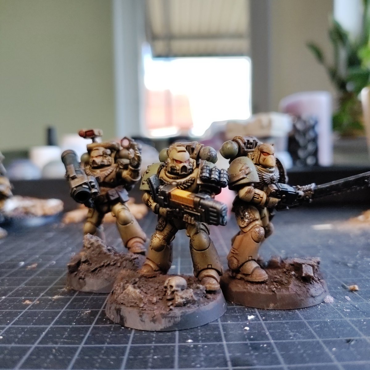 Converted a few firstborn space marines to be a little taller by slapping them on some primaris legs. Turned out pretty good!

#WarhammerCommunity