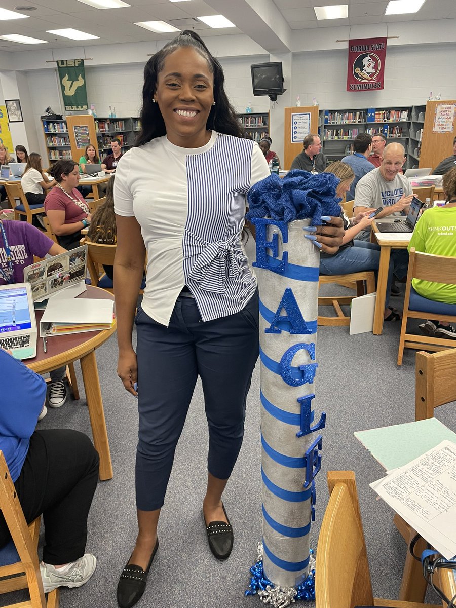 Ms. Lyons is the first winner of our AVID giant spirit stick for engaging her students in rigorous WICOR strategies! 🦅💙 <a href="/PRSMS_Eagles/">Paul R. Smith Middle</a> <a href="/PascoAVID/">Kristin Ingold</a>