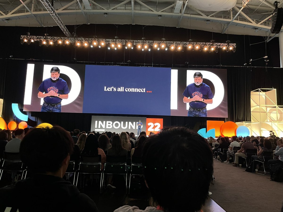 smonnes's tweet photo. Enjoyed hearing from Darmesh and his #dadjokes at #INBOUND22. Cool about https://t.co/yzNe5QOGFL. I joined the community. Did you ? https://t.co/qUYY7Kwivi