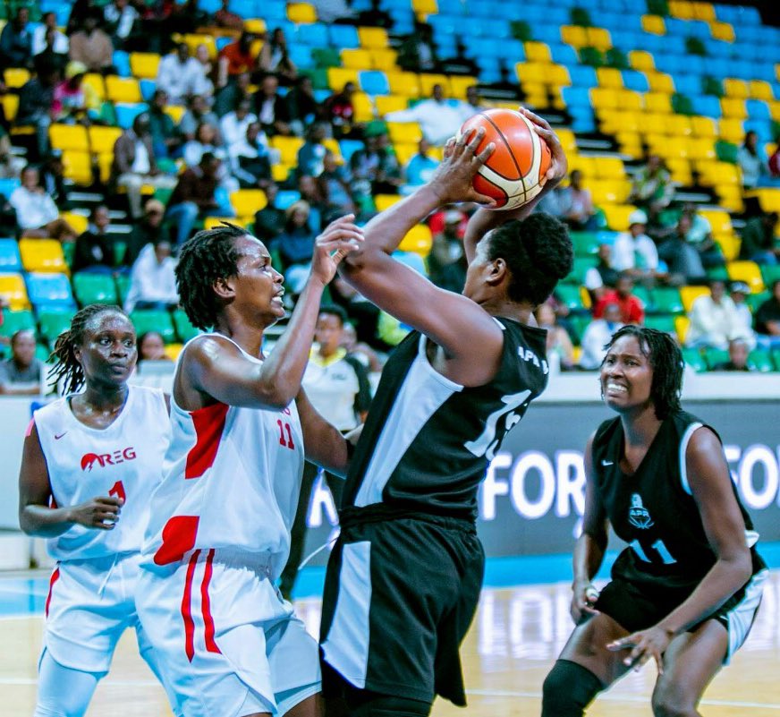 ferwabaRW's tweet photo. #RBLFINALS22
Apr is not letting go the lead by fire by force. π₯
#REGBBCW 48-51 #APRBBCW
#RBL https://t.co/ErBXfQYcQb