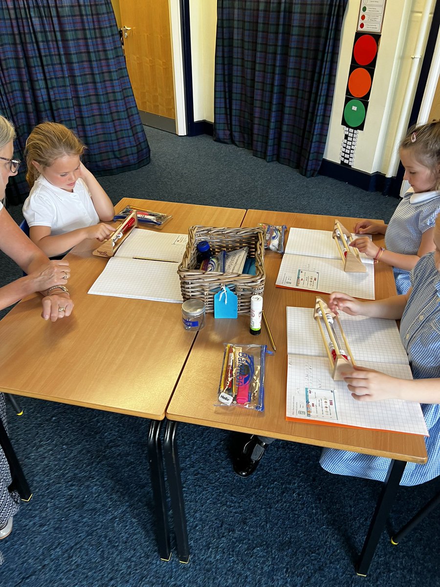 BarntonMissCo's tweet photo. In our maths starter this morning we used Rekenrek to rapidly make numbers within 20, thinking about tens and ones. Each morning we will practise and see how quick we can get! 🤩#BCNPSMaths @BarntonMrsL @BarntonMrsJ https://t.co/Gc0Ftf3bHY