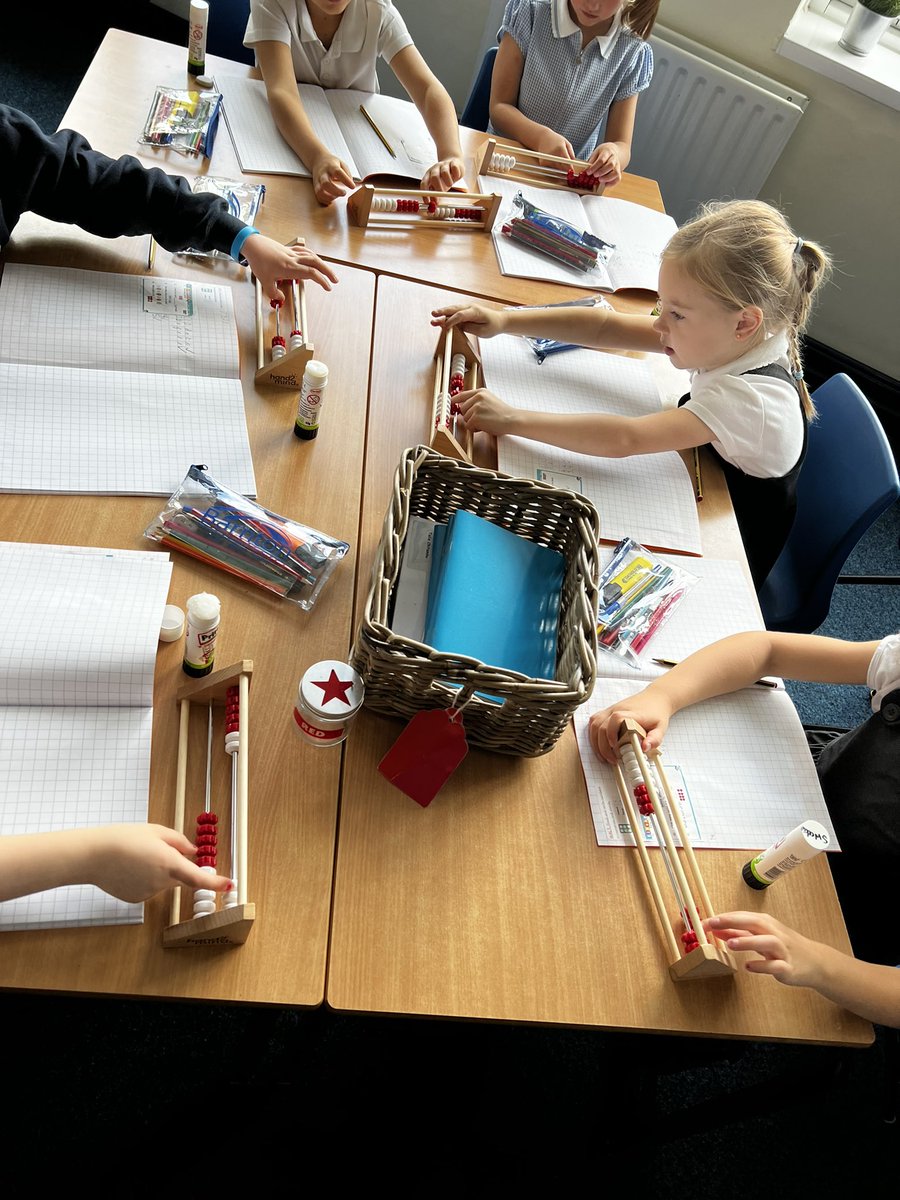 BarntonMissCo's tweet photo. In our maths starter this morning we used Rekenrek to rapidly make numbers within 20, thinking about tens and ones. Each morning we will practise and see how quick we can get! 🤩#BCNPSMaths @BarntonMrsL @BarntonMrsJ https://t.co/Gc0Ftf3bHY
