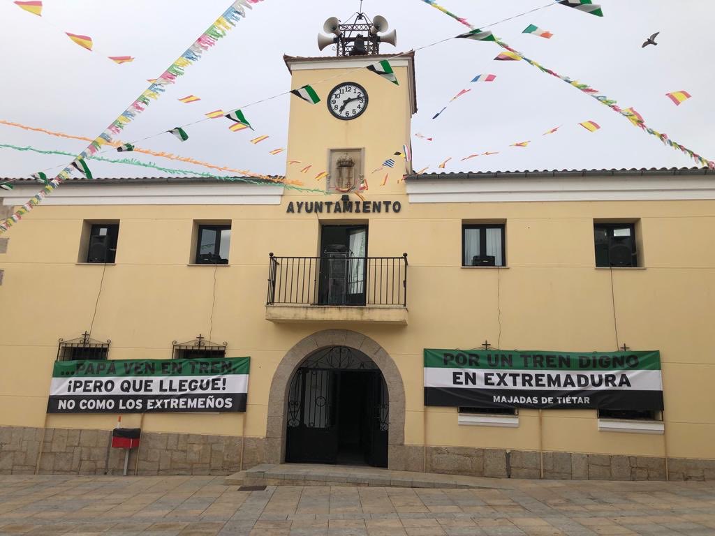 Extremeños-Levanta tweet media