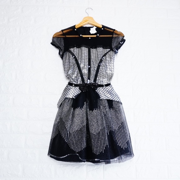 bluepugdesign's tweet photo. So good I had to share! Check out all the items I'm loving on @Poshmarkapp #poshmark #fashion #style #shopmycloset #target #fostoria #varietyws: https://t.co/ao8BPbaRtP https://t.co/C5QAhbNWSP