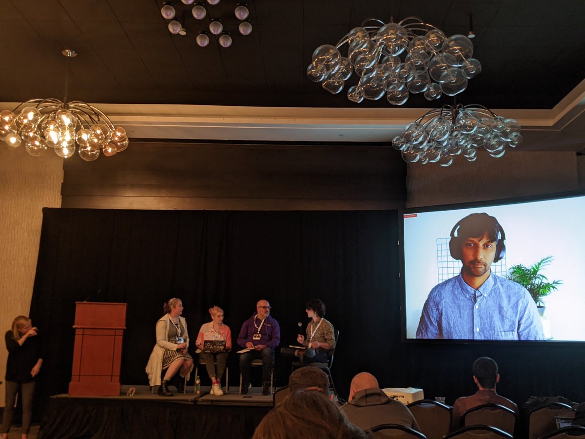 quaid's tweet photo. Panel on role diversity in Open Source, one of my favorite topics (as a non-code contributor myself) at #OpenWorkSummit w/@Silona @sociallycompute @EriolDoesDesign @_inundata, w/Django as moderator and my new favorite person, the ASL interpreter. https://t.co/YxVkMXucC9