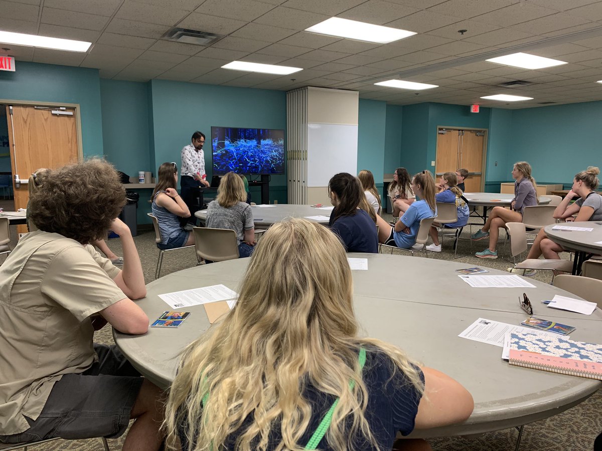 ProtectSpecies's tweet image. Our Invertebrate Conservation Coordinator @SS_Henriques is speaking right now with @ButlerBiology students about #fireflies.