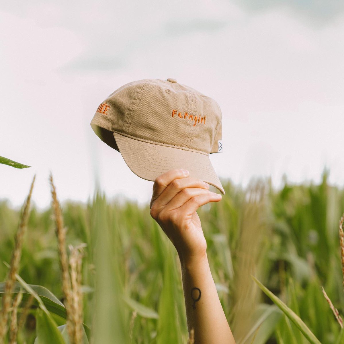 AdeeSweden's tweet photo. GIVE AWAY! My 2d single from my coming album is out on Friday &amp; Hatstore and I continue to collaborate and thanks to their brand weiheadwear I got some give away caps! Be part of the give away by pre-saving ”Farmgirl" &amp; comment on this post! https://t.co/R81WRfyO5u 🧢 https://t.co/kf6M36CgZN