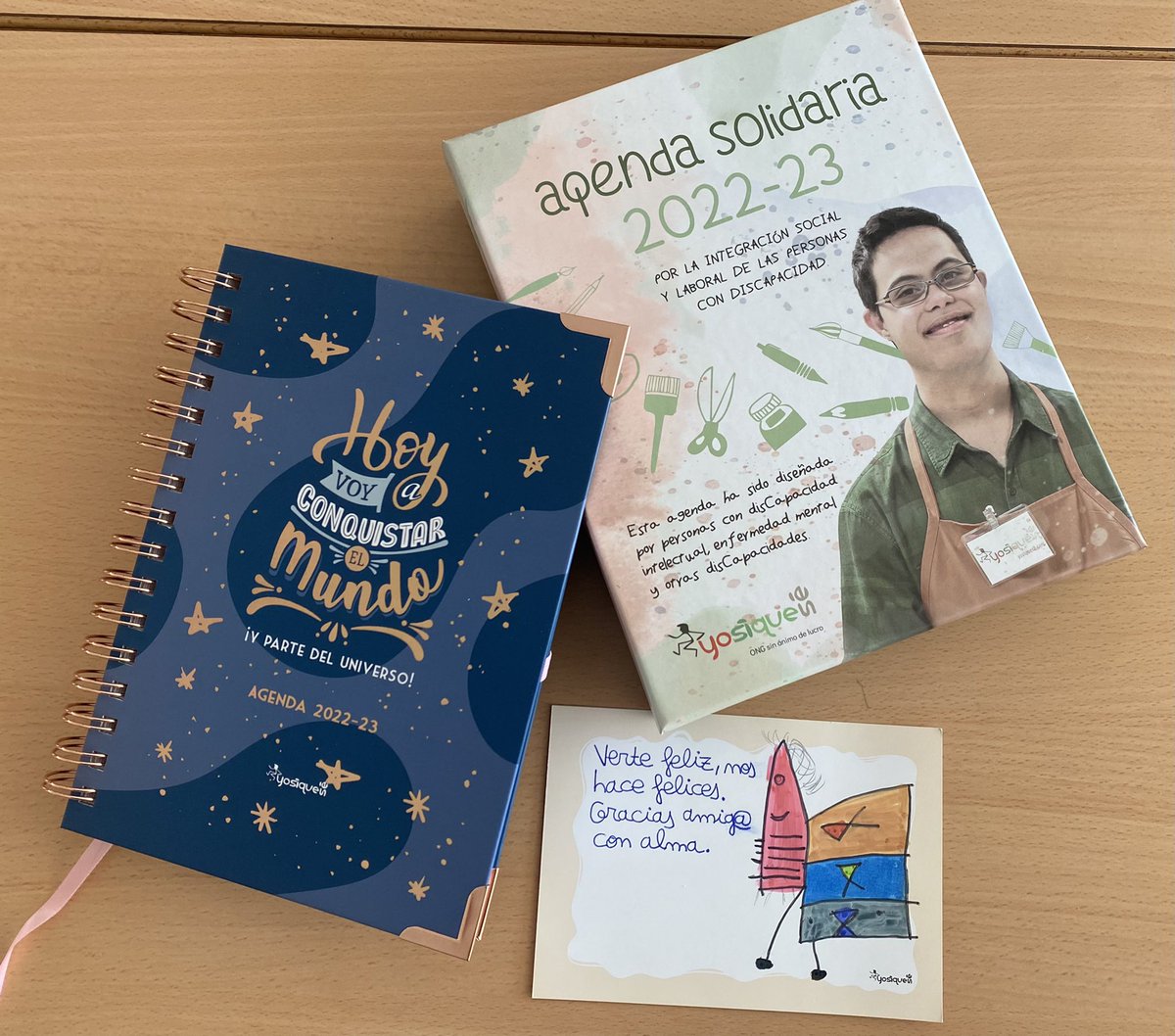 Feliz por estrenar mi agenda de <a href="/Yosiquese_/">Yosíquesé</a> 🫶🏻🙌🏻 
Está hecha con amor y con muuucha creatividad 🎨✍🏻 
¿Los conoces? Regalando #Yosiquesé regalas la oportunidad de trabajar. 
#agendasolidaria