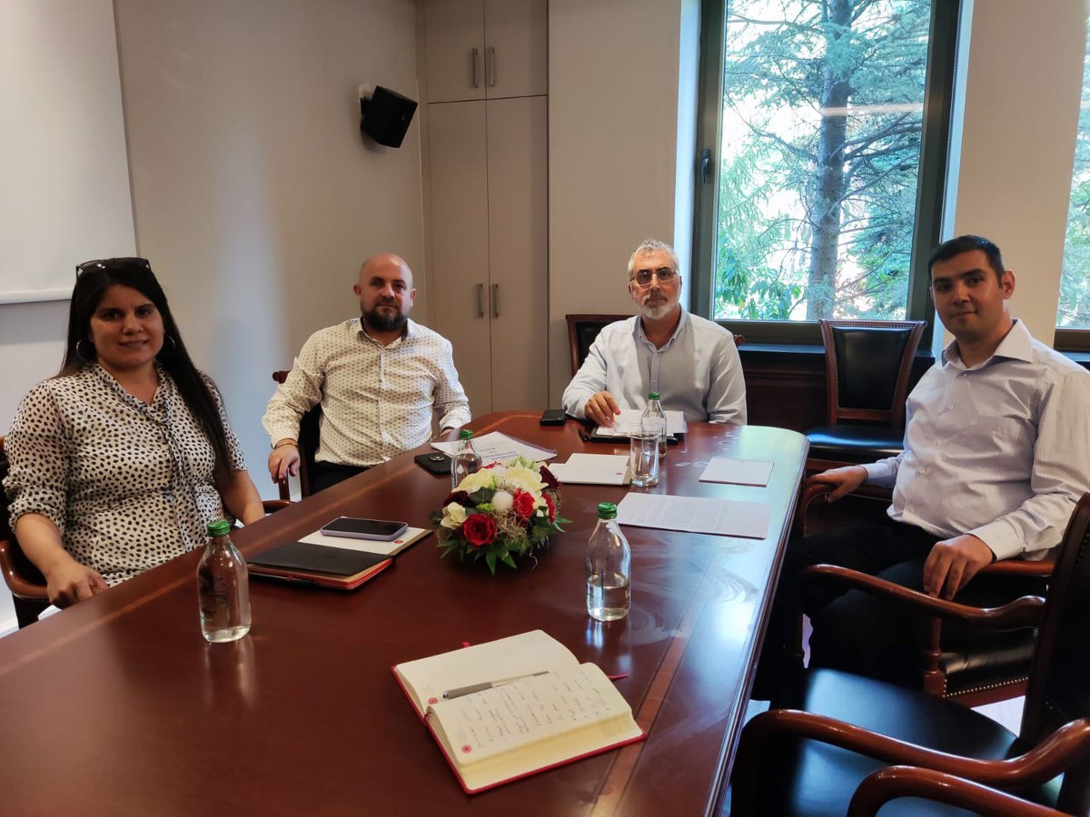 T.C Cumhurbaşkanlığı
Sosyal Politikalar Başkan Vekili
Prof. Dr. Sn Vedat Işıkhan beyefendi ile 
Engelli İstihdamı ve Kota başlığı altında yaşanan Sorunları
İstatistikler ile ele alarak
Çözüm önerileri sunduk
Sn Başkanımız @Vedatisikhan a
nazik davetinden dolayı teşekkür ediyoruz