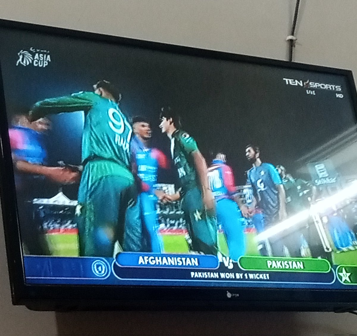 beenishfatima63's tweet photo. And Pakistani team never fails to surprise you✌🏼 we won!💕
#PAKvAFG #NaseemShah https://t.co/K8QgixRloi