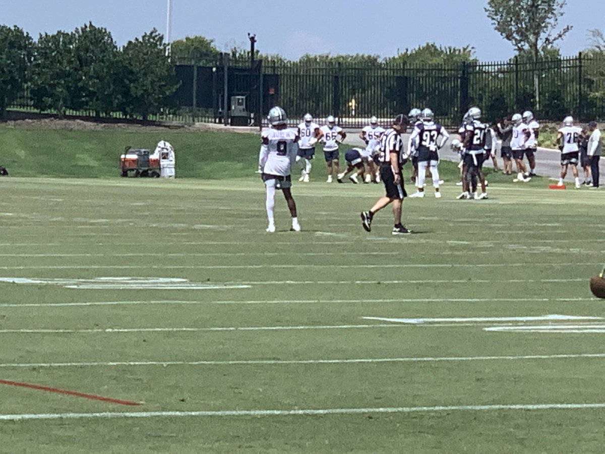 VoiceOfTheStar's tweet photo. Romo looked unbelievably quick in the first part of #Cowboys practice today. https://t.co/JD9ipP9mYv