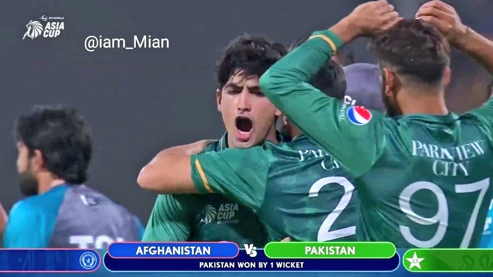 _noaf_butt's tweet photo. This boy is handsome af 😭😭♥️♥️ #PakvsAfg https://t.co/L7wa6dbB0E