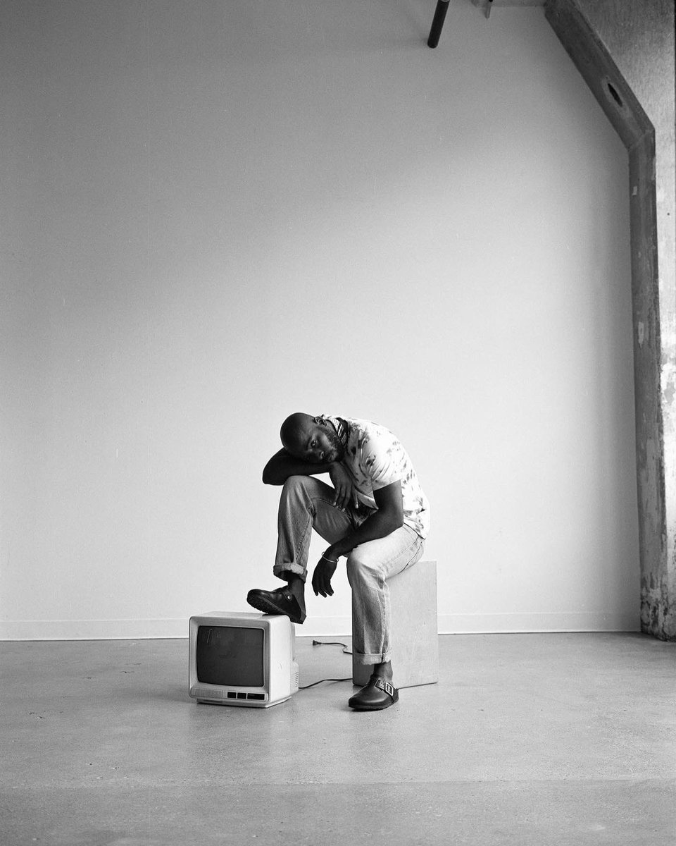 NOLIS's tweet photo. The homie @danexisaac came by thestudio for a quick sec. 🤝
📸 #Gw690ii #tmax400 #120film https://t.co/y7eAm1KS7a