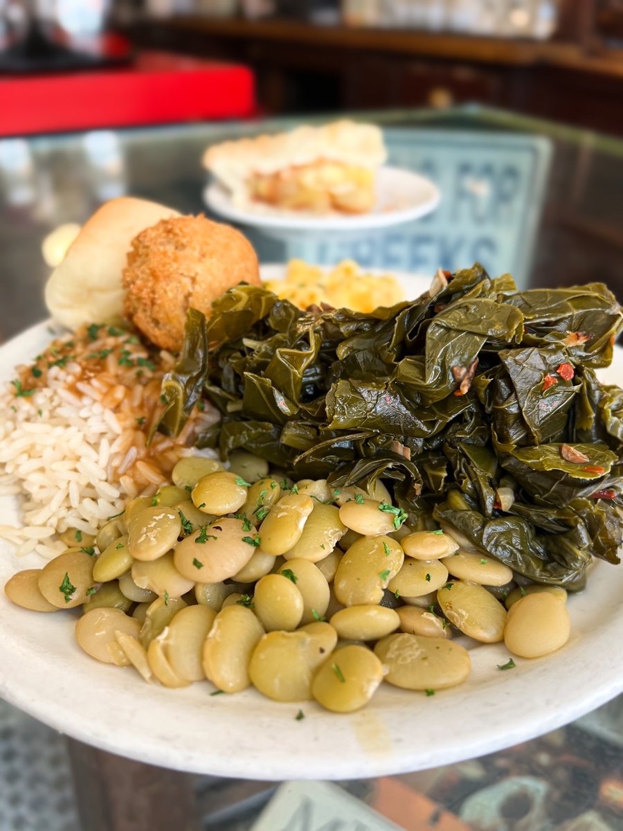 Manifesting prosperity months before the new year (an easy task when there's bacon bits in your collards 😋)

Choose 4 of our daily veggies when crafting your Vegetable Plate, served with a hot roll! Served weekdays from 11am-2pm!