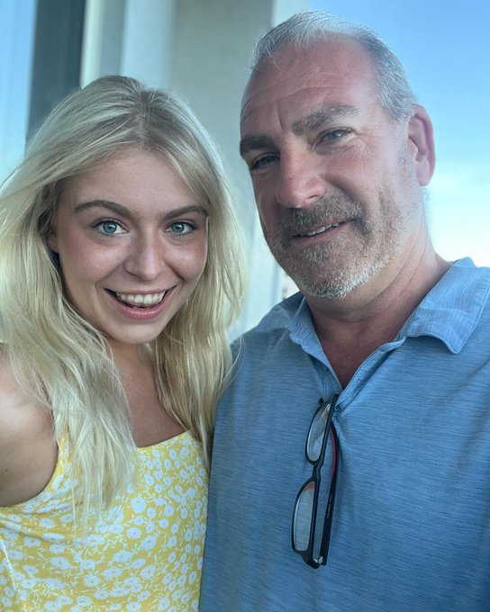 I think the smile on @KrissyKnight4u is permanent. #alwayssmiling #krissyknight https://t.co/Zatfkl4<a class="tags" target="_blank" title="On Twitter" href="/?out=eyJ0eXAiOiJKV1QiLCJhbGciOiJIUzUxMiJ9.eyJpYXQiOjE3MjI0MTAyNjQsImlzcyI6InR3cG9ybnN0YXJzLmNvbSIsIm5iZiI6MTcyMjQxMDI2NCwiZXhwIjoxNzUzOTQ2MjY0LCJyZWRpcmVjdF91cmwiOiJodHRwczovL3R3aXR0ZXIuY29tL0tyaXNzeUtuaWdodDR1In0.qyw3Of7RRRCEill5n1IJeQFvv9Imu0sawwDWUxm7HwsuIDeat2a2N4jsIXXujPUQChrsc7kFo_OAL5nVbuZ2aQ">@KrissyKnight4u</a><a href="/tag/alwayssmiling"class="tags"><span>#alwayssmiling</span></a><a href="/tag/krissyknight"class="tags"><span>#krissyknight</span></a>