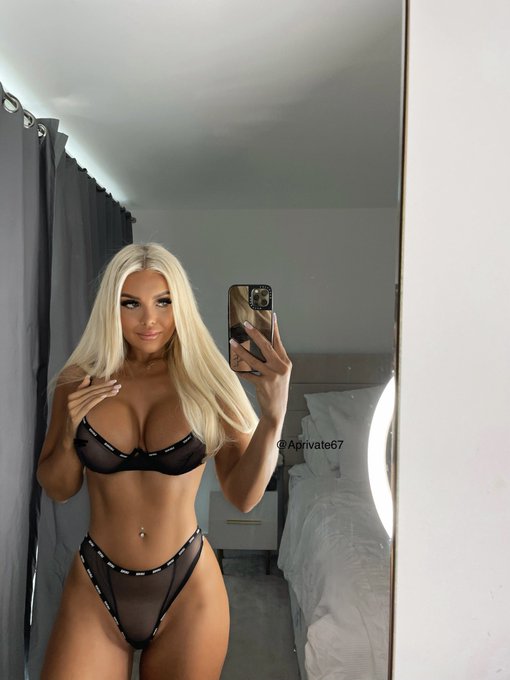 Blonde & loves to suck ? https://t.co/n1Rx758v7o