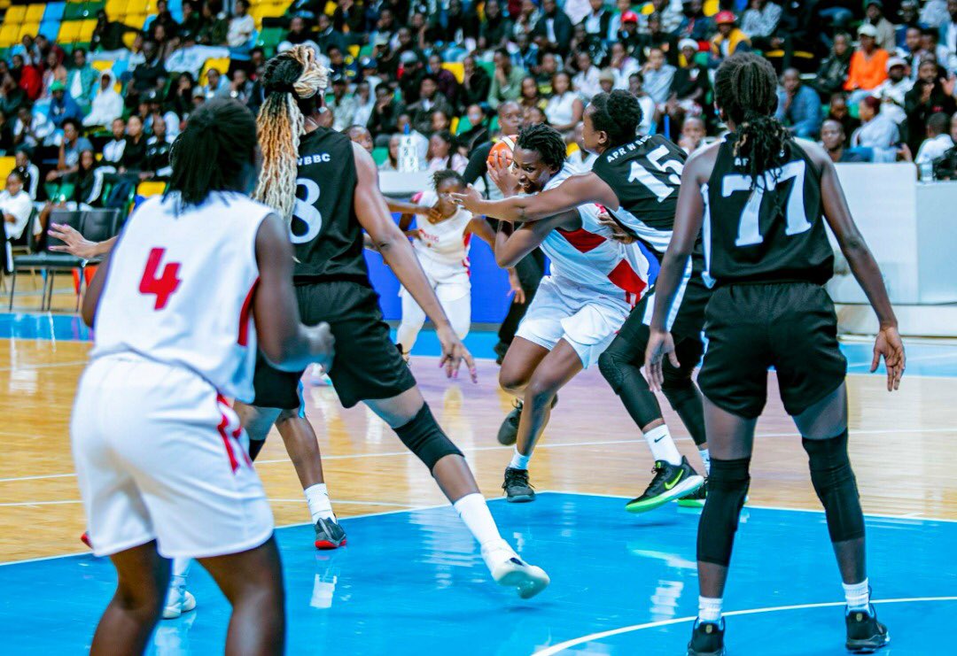 ferwabaRW's tweet photo. #RBLFINALS22
What a comeback π₯π₯π₯
0.3 seconds to go
It is a battle indeed
#REGBBCW 60-57 #APRBBCW
#RBL https://t.co/9yN3j0Ah59