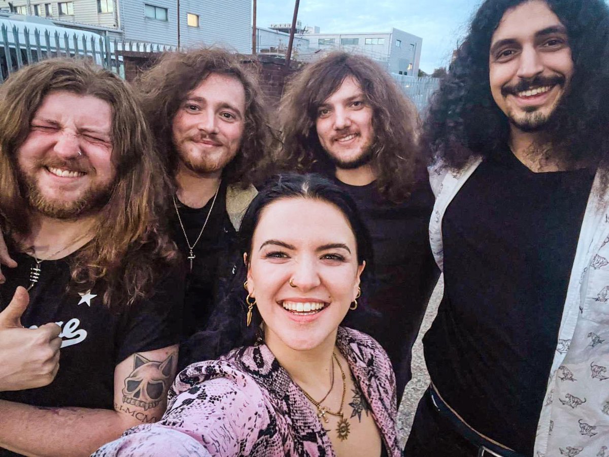 Please give the warmest of welcomes to the incredible Kim Jennett who has joined the Revival Black family on lead vocal duties for the run of UK shows!