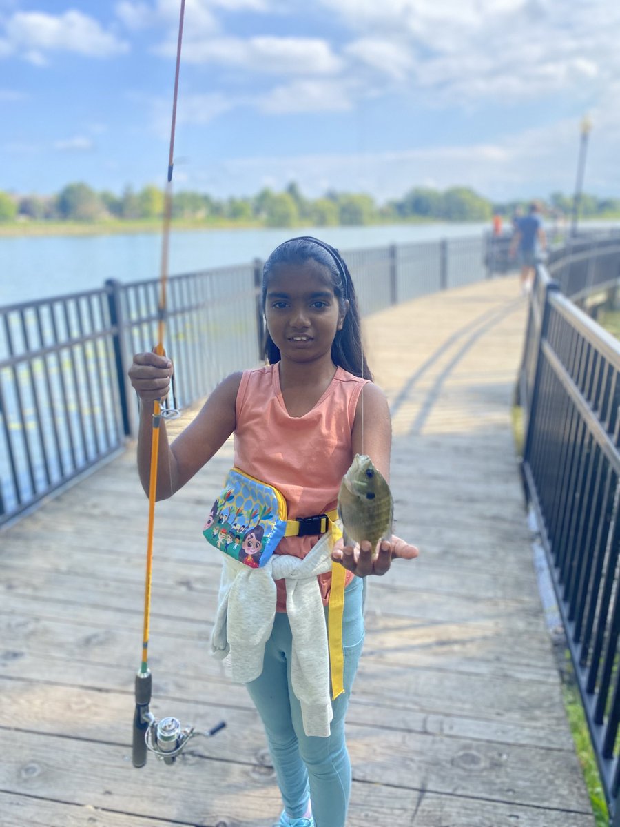 MSNorthPE1's tweet photo. The Hawthorn North fishing team not only caught a few fish 🐟🎣 but also pulled some trash out of big bear lake   🗑🚮 magnet 🧲 fishing. @HawthornMSN73 @District_73 @VHParkDistrict https://t.co/xtuPA8Atac